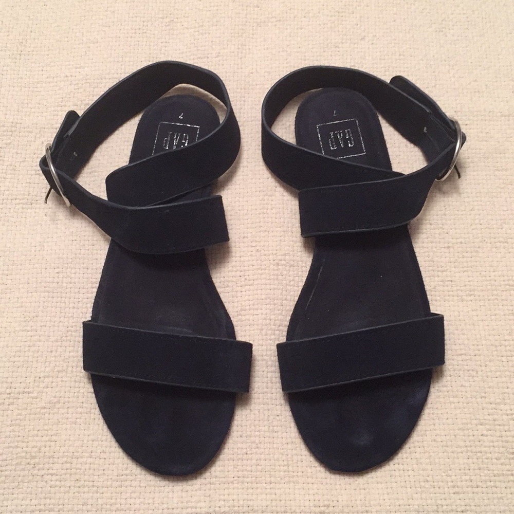 Gap navy suede sandals